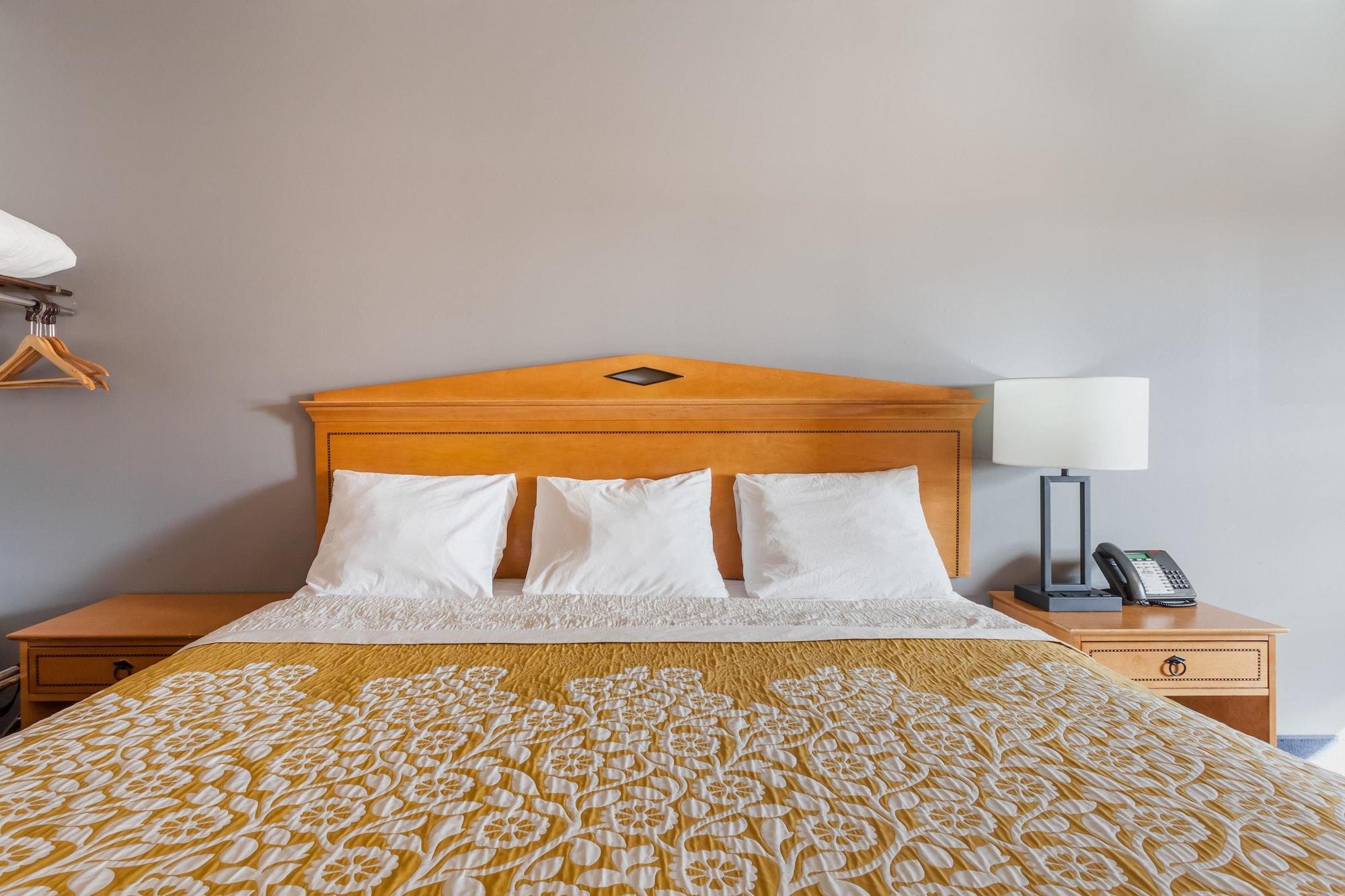 Days Inn & Suites By Wyndham Lancaster Amish Country Mountville Buitenkant foto