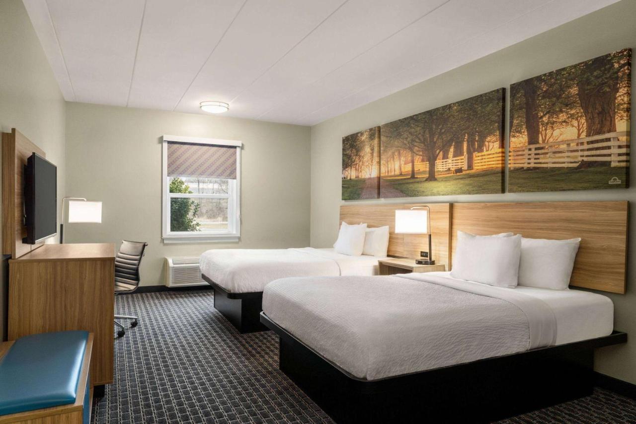 Days Inn & Suites By Wyndham Lancaster Amish Country Mountville Buitenkant foto