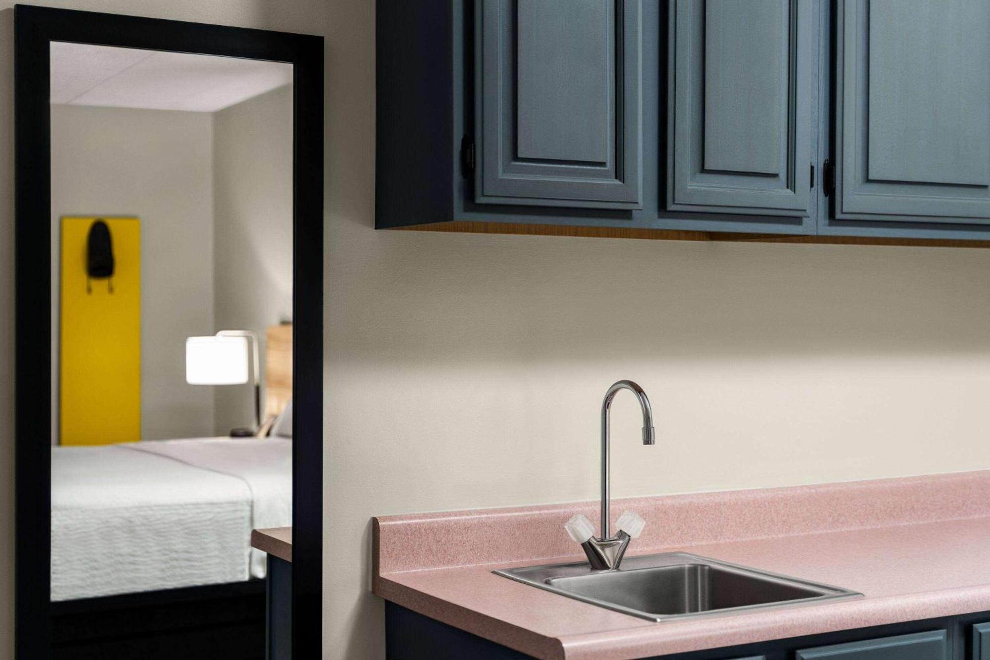 Days Inn & Suites By Wyndham Lancaster Amish Country Mountville Buitenkant foto