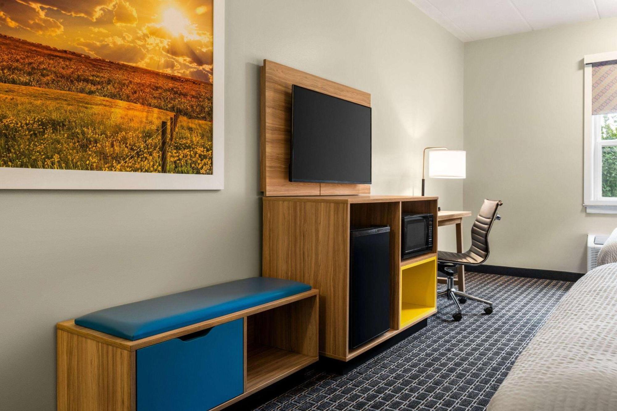 Days Inn & Suites By Wyndham Lancaster Amish Country Mountville Buitenkant foto