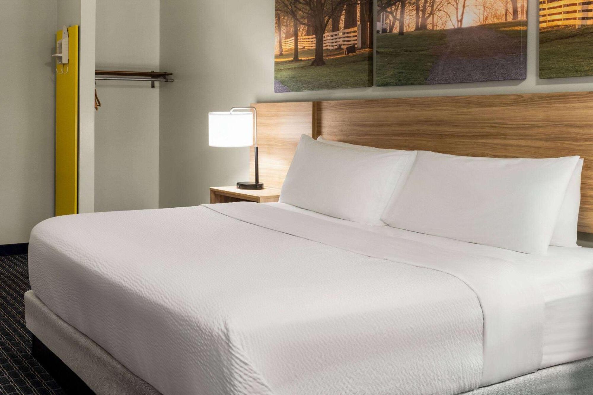 Days Inn & Suites By Wyndham Lancaster Amish Country Mountville Buitenkant foto