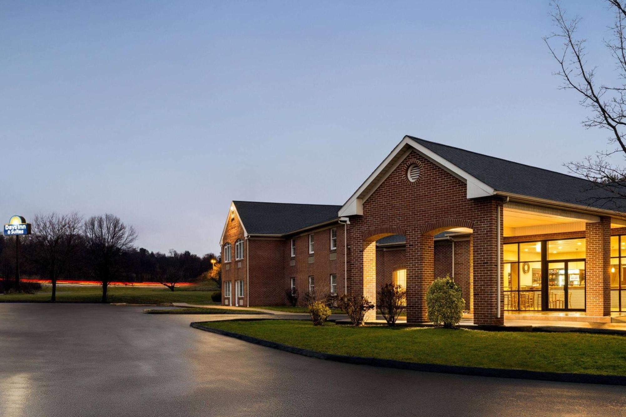 Days Inn & Suites By Wyndham Lancaster Amish Country Mountville Buitenkant foto