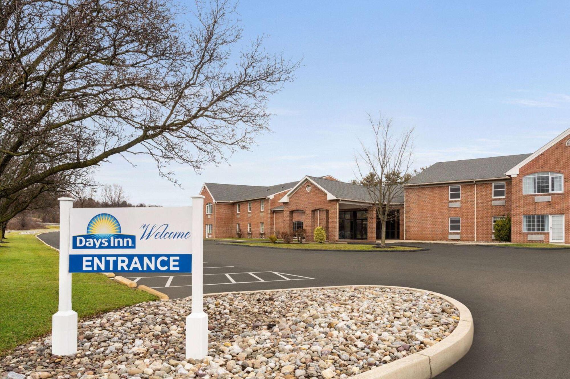 Days Inn & Suites By Wyndham Lancaster Amish Country Mountville Buitenkant foto